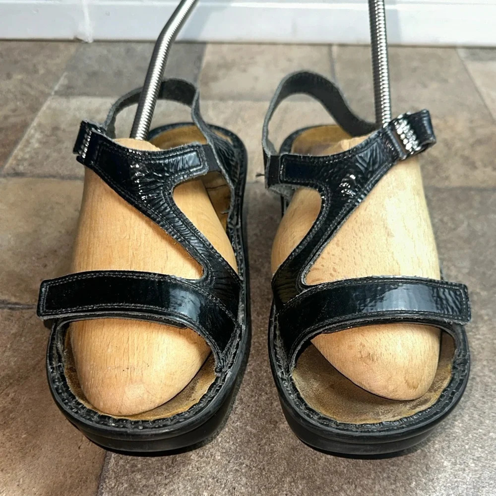 Naot Size 38